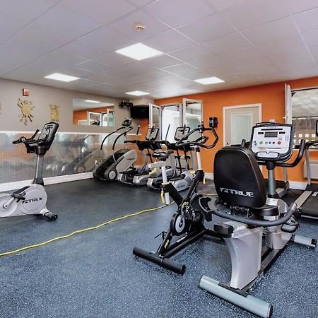 2Br Suite At The Grand Castle Pool Gym & Parking グランビル エクステリア 写真