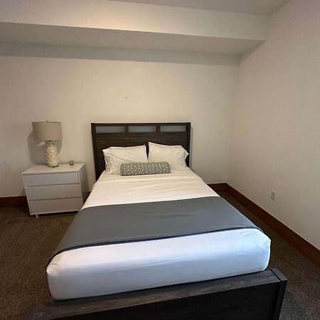 2Br Suite At The Grand Castle Pool Gym & Parking グランビル エクステリア 写真