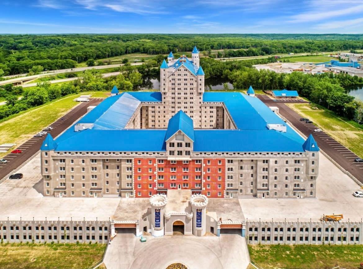 2Br Suite At The Grand Castle Pool Gym & Parking グランビル エクステリア 写真