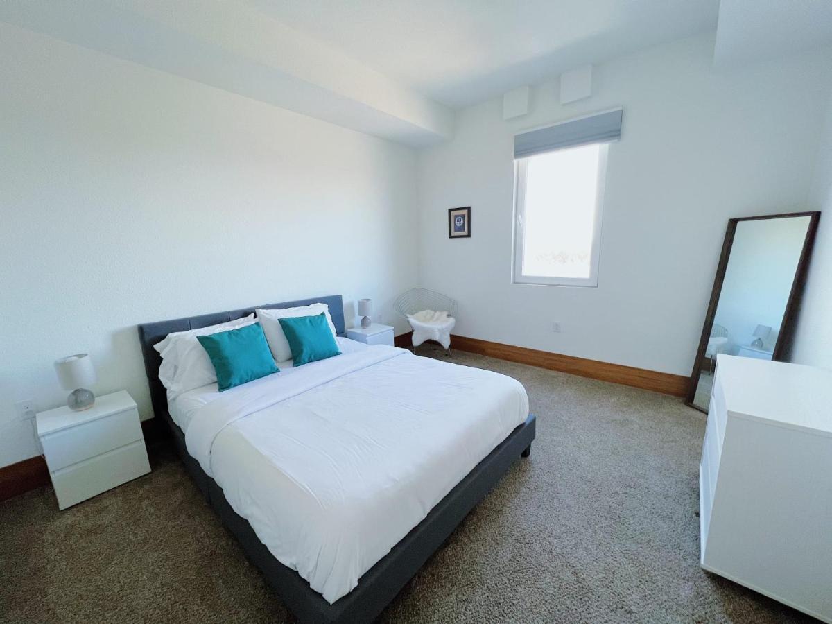 2Br Suite At The Grand Castle Pool Gym & Parking グランビル エクステリア 写真