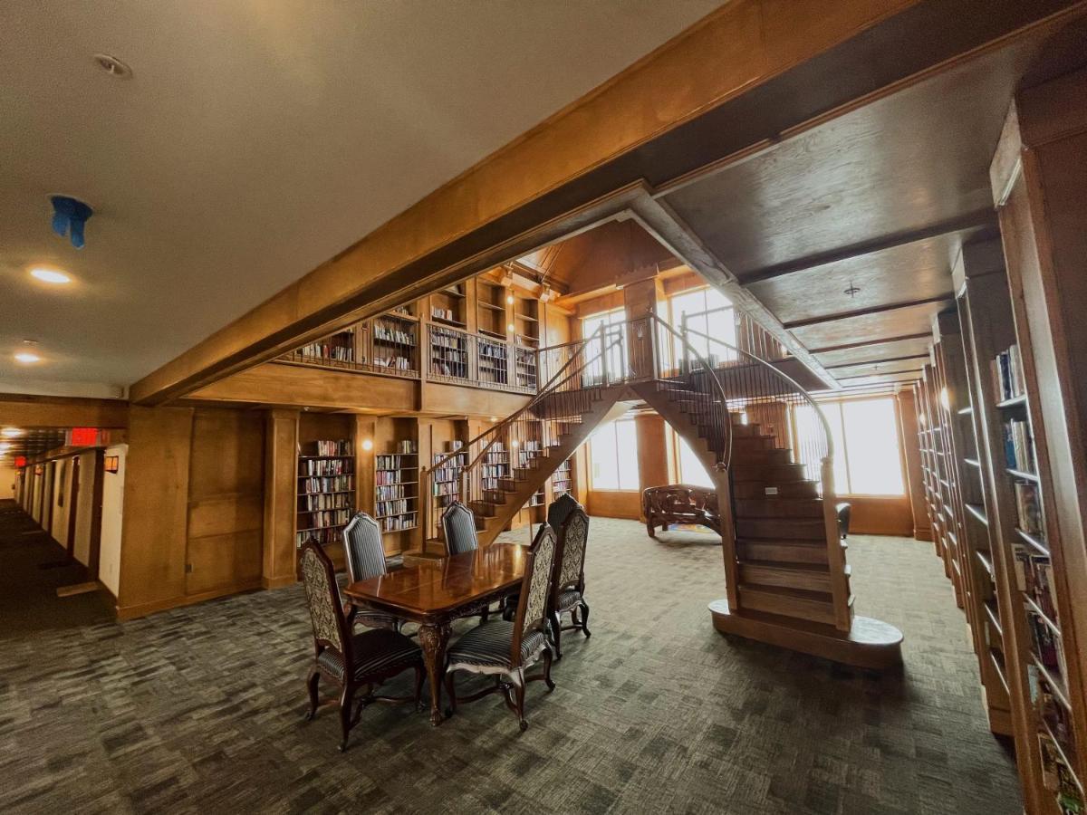 2Br Suite At The Grand Castle Pool Gym & Parking グランビル エクステリア 写真