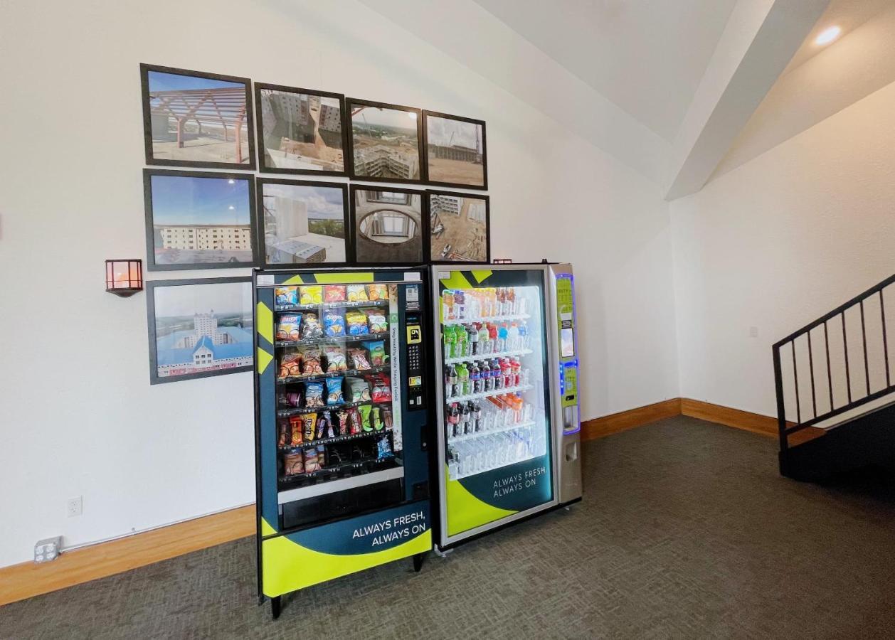 2Br Suite At The Grand Castle Pool Gym & Parking グランビル エクステリア 写真