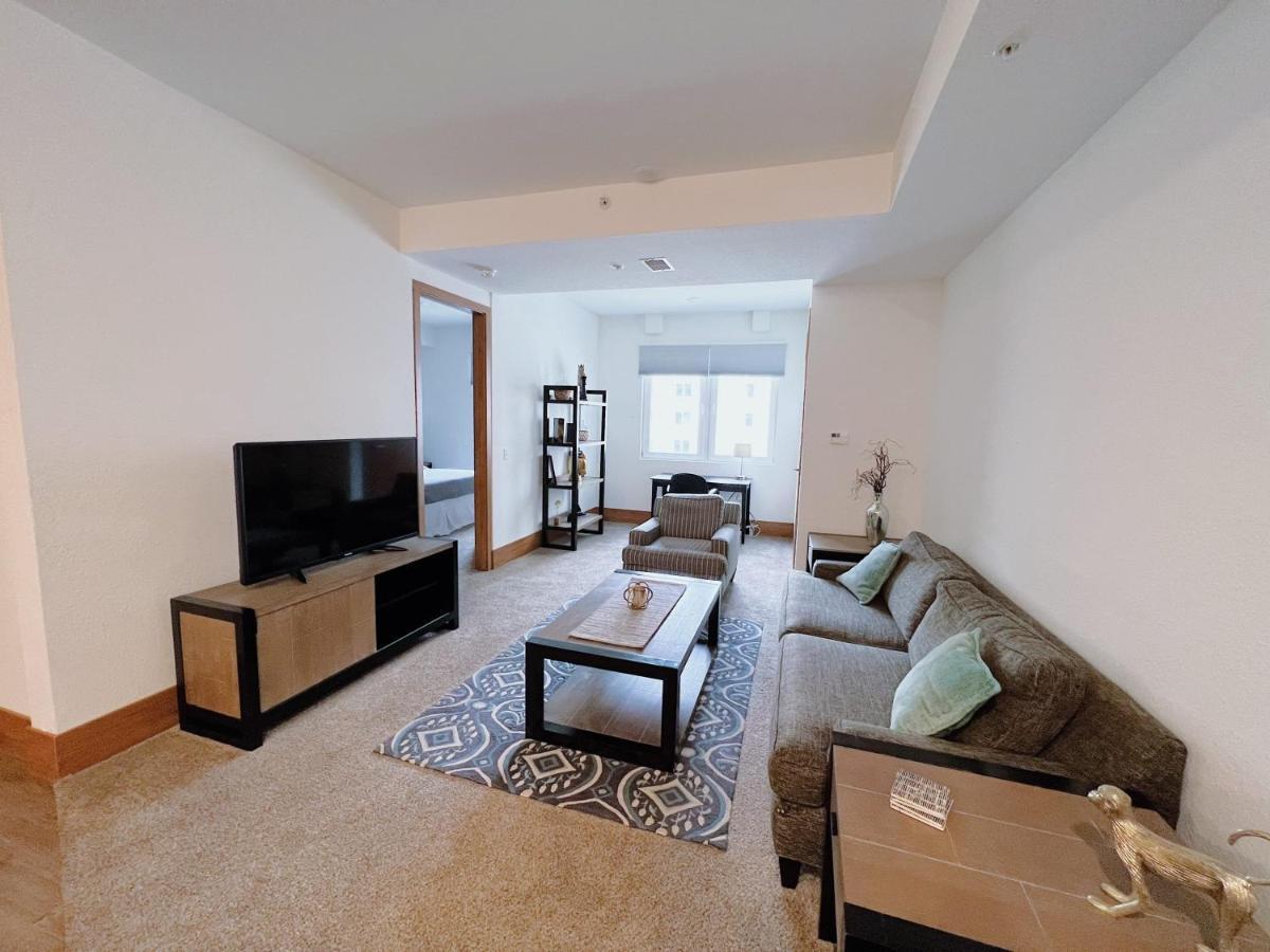 2Br Suite At The Grand Castle Pool Gym & Parking グランビル エクステリア 写真