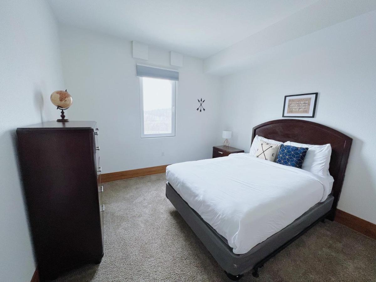2Br Suite At The Grand Castle Pool Gym & Parking グランビル エクステリア 写真