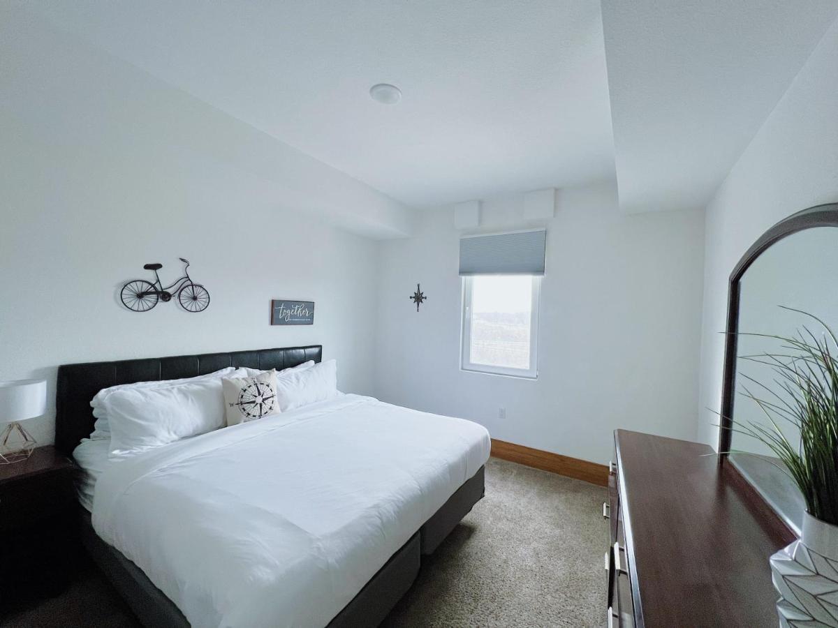 2Br Suite At The Grand Castle Pool Gym & Parking グランビル エクステリア 写真