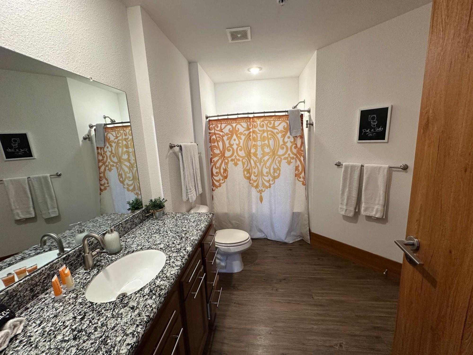 2Br Suite At The Grand Castle Pool Gym & Parking グランビル エクステリア 写真